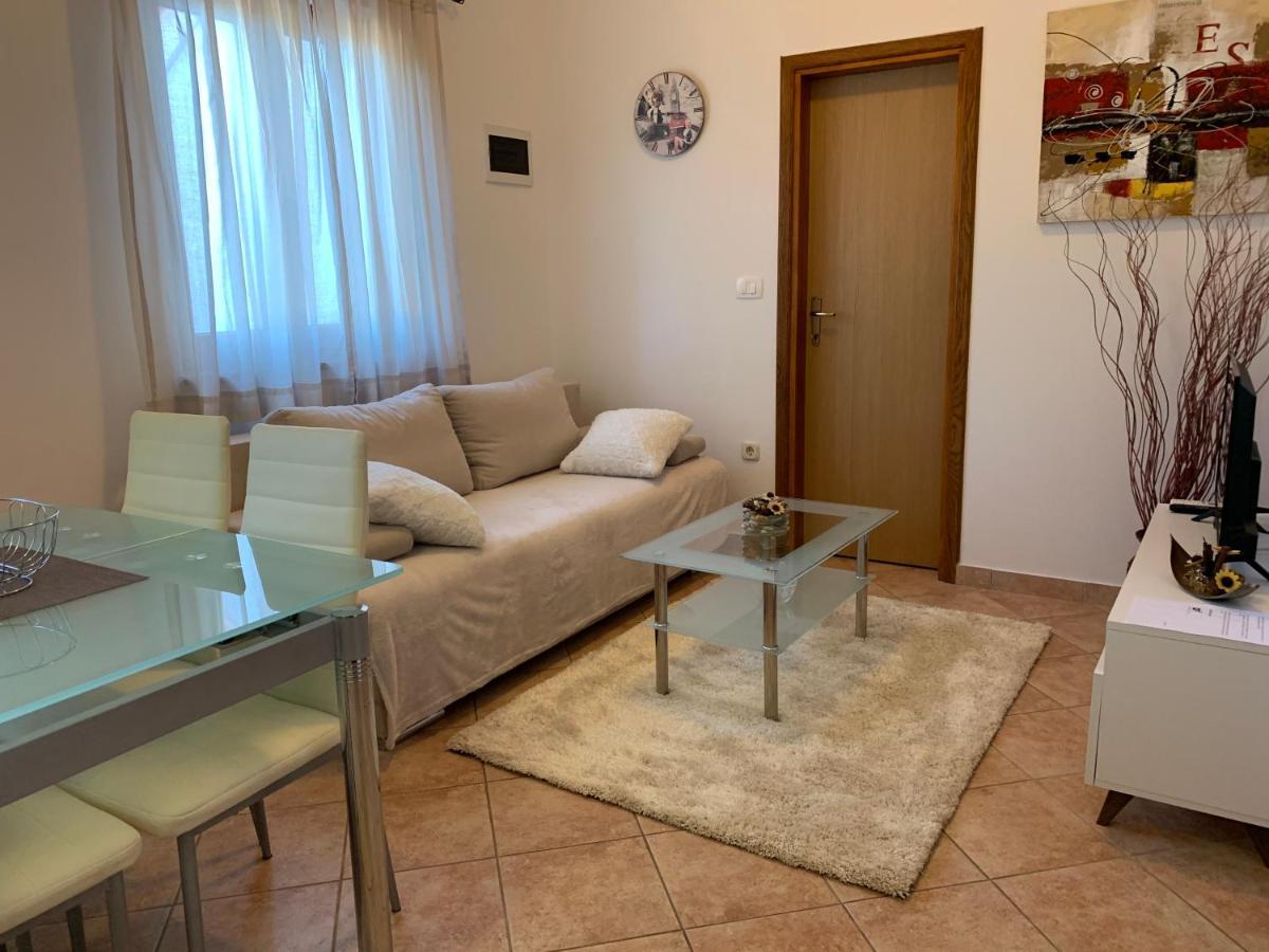 Apartments & Room Piutti Бале Экстерьер фото